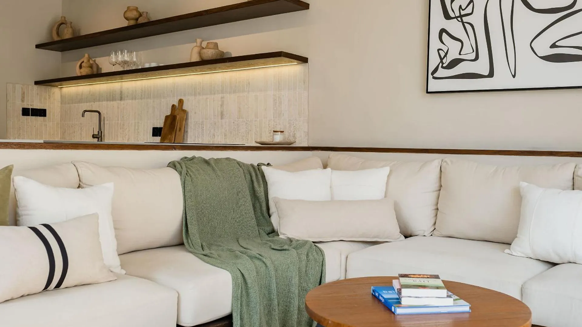 Modern Tropical Villa With Pool In Uluwatu Pecatu