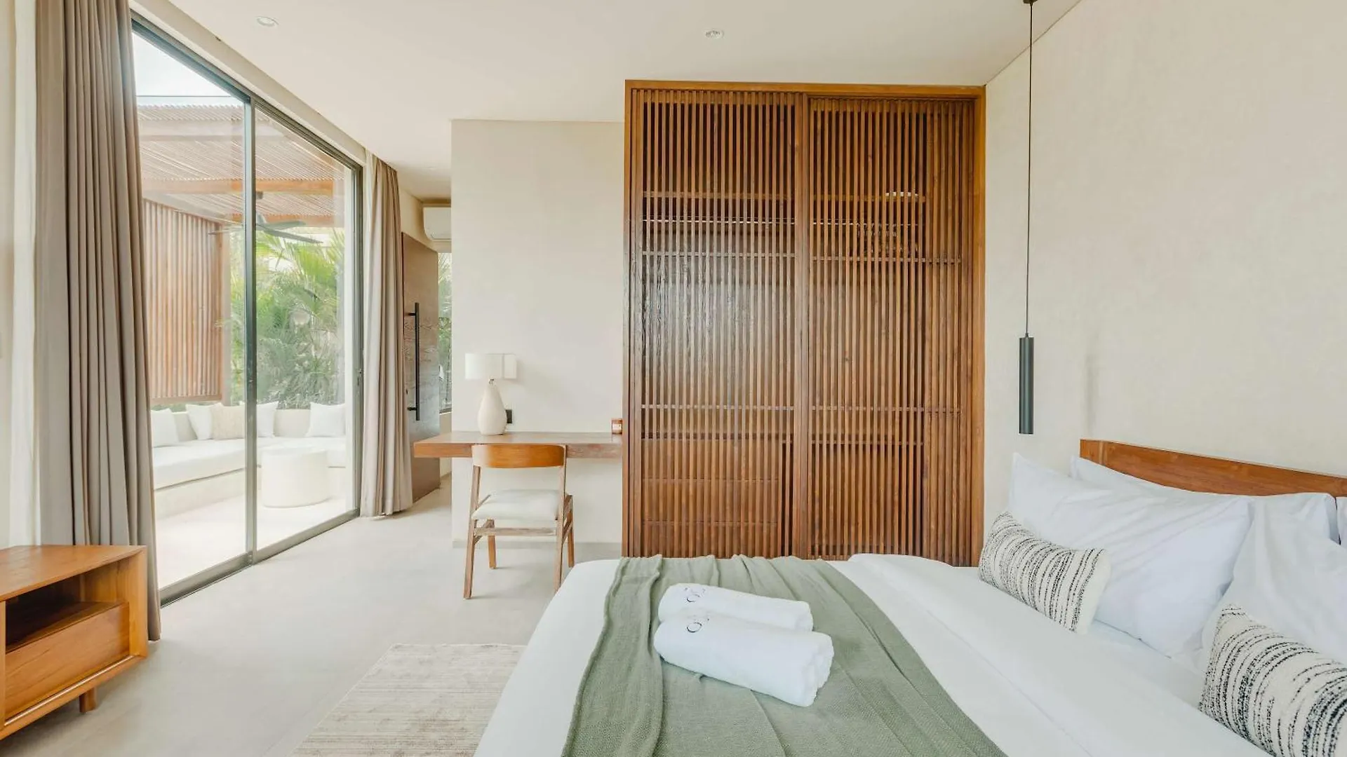 Modern Tropical Villa With Pool In Uluwatu Pecatu