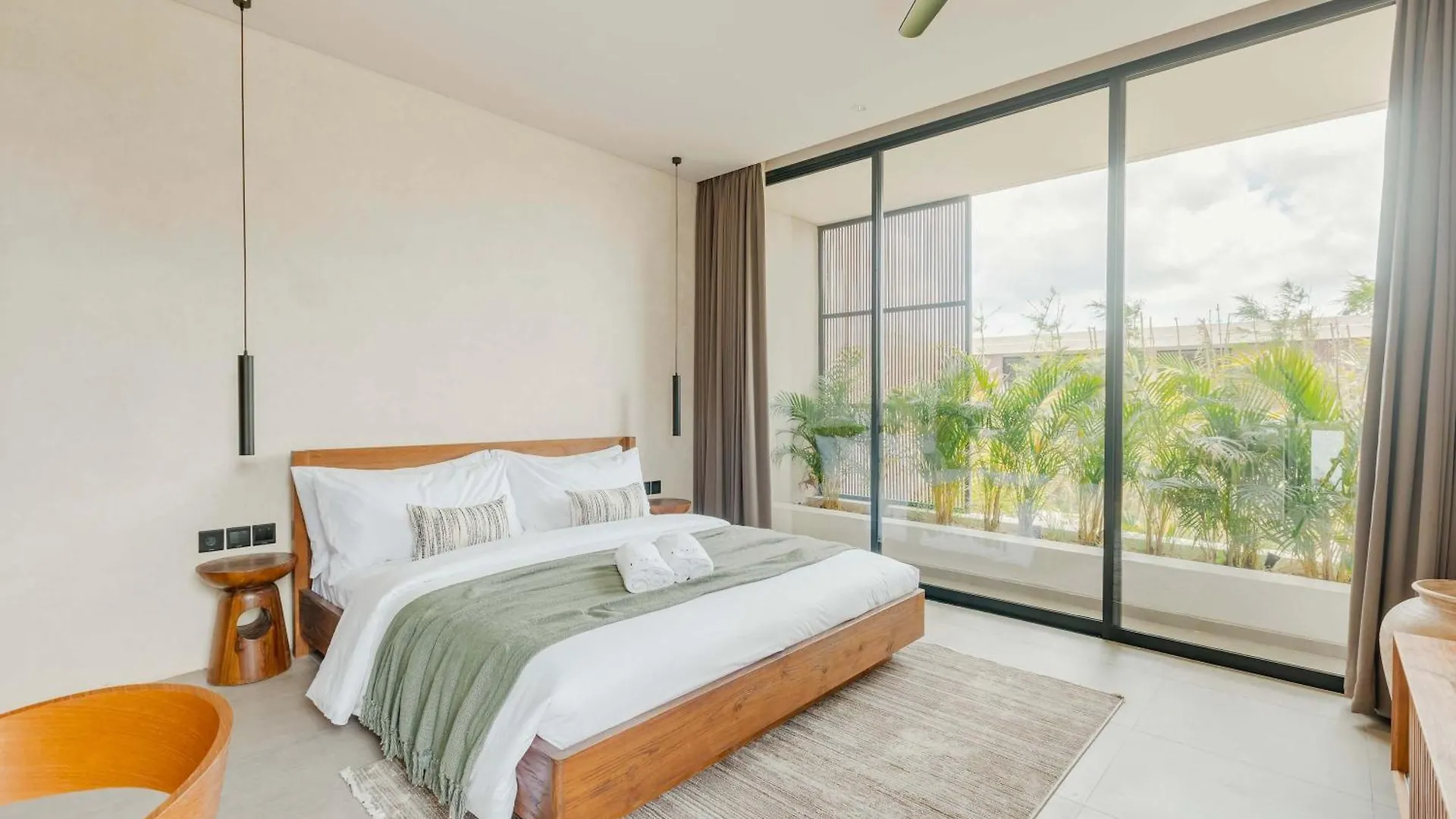 Modern Tropical Villa With Pool In Uluwatu Pecatu